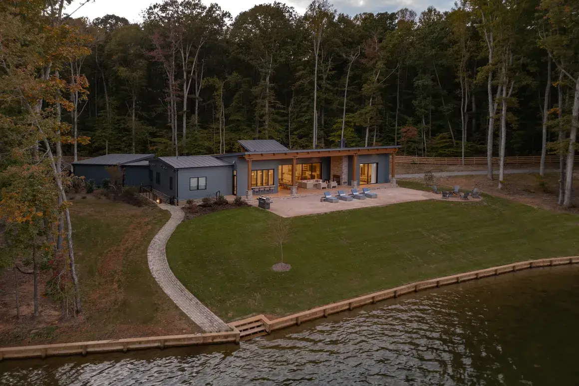 Lake House 1